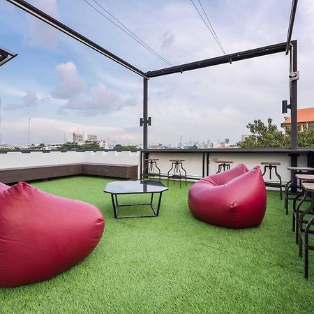 Lobsuek Hostel หลบศึก โฮสเทล Bangkok Exteriör bild