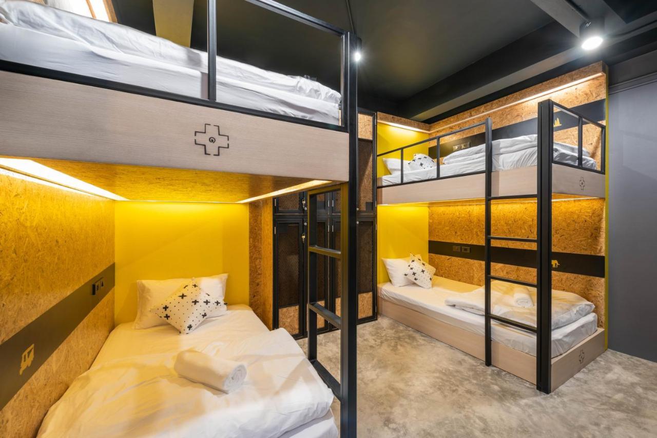 Lobsuek Hostel หลบศึก โฮสเทล Bangkok Exteriör bild