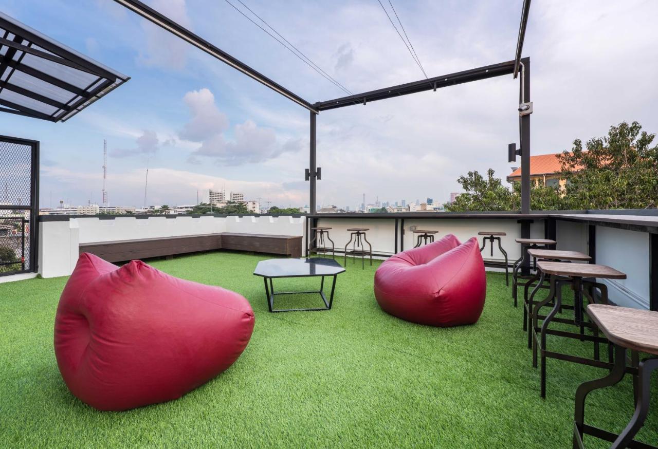 Lobsuek Hostel หลบศึก โฮสเทล Bangkok Exteriör bild